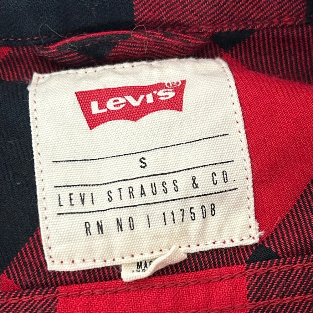 Levis length 28”